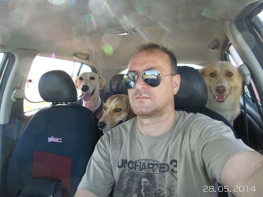 Der Sheriff von "Dog-City" auf dem Weg zur Arbeit........mit seinen Hilfssheriffs an Bord