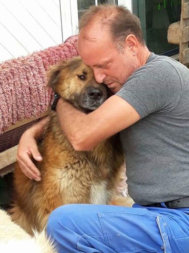 Ein Mann - ein Wort........sorry, ein Mann - ein Hund!